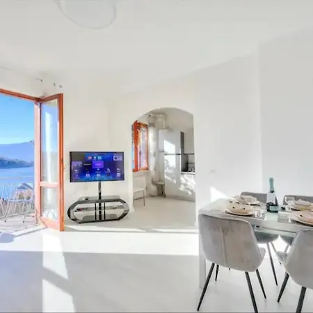 Apartment With View Lake Maggiore/Laveno Mombello Buitenkant foto