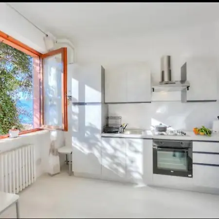 Apartment With View Lake Maggiore/Laveno Mombello Buitenkant foto