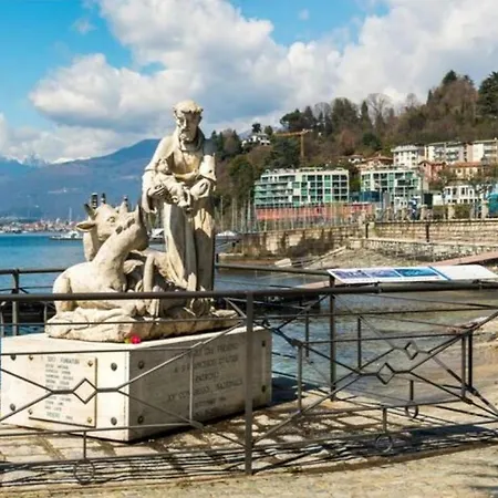 Apartment With View Lake Maggiore/Laveno Mombello Buitenkant foto