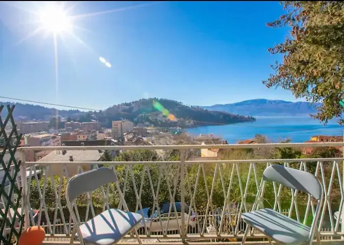 Apartment With View Lake Maggiore/Laveno Mombello
