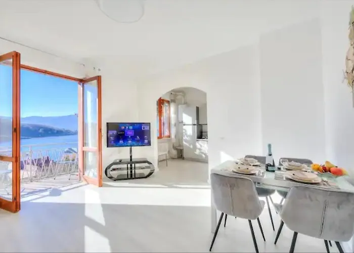 Apartment With View Lake Maggiore/Laveno Mombello